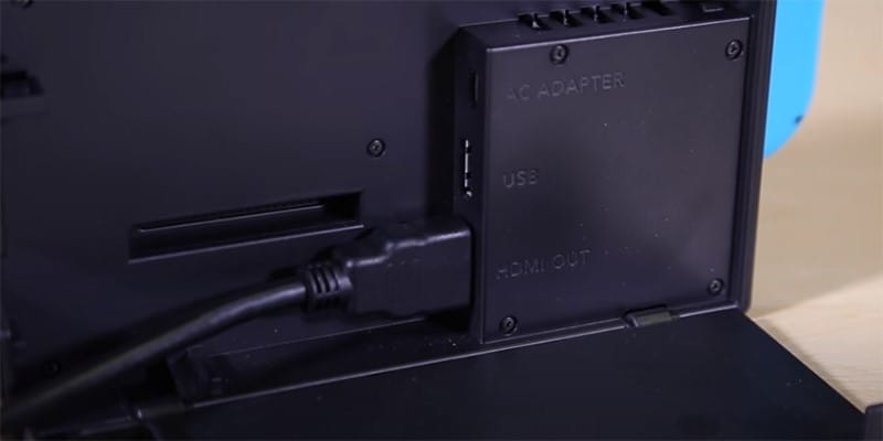 HDMI Kabel anstecken